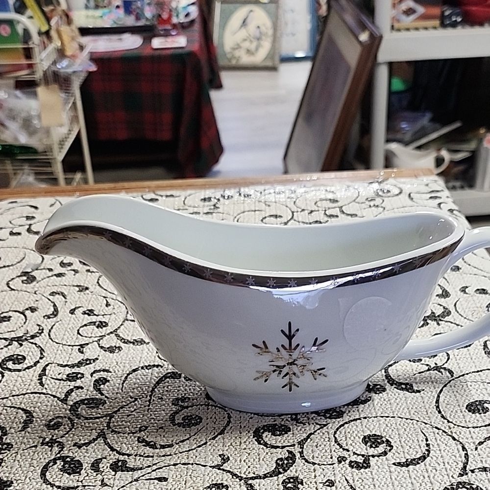 2010 Holiday White Gravy Boat with Silver Snowflake Design